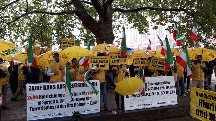 تظاهرات علیه حضور وزیر خارجه دیکتاتوری مذهبی آخوندی در آلمان
