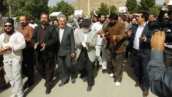 راهپیمایی و تظاهرات پیروان آئین یاری (اهل حق) در خیابانهای صحنه