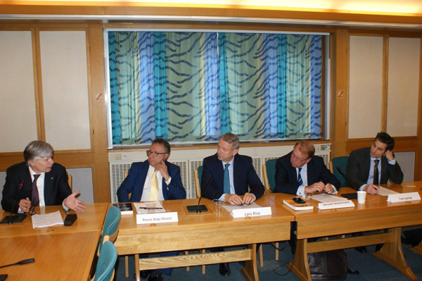 کنفرانس مقاومت درباره بنیادگرایی و مقابله با آن در پارلمان نروژ