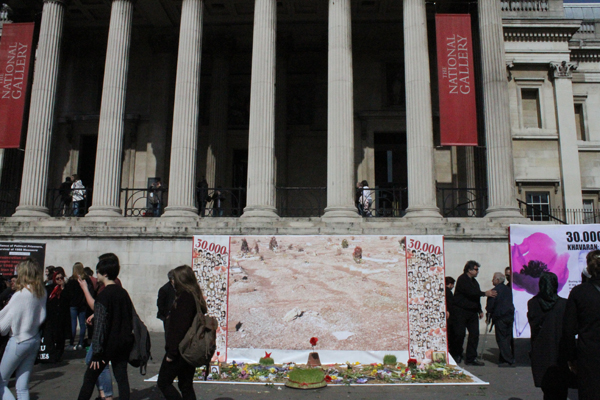 نمایشگاه اعدام - همبستگی با جنبش دادخواهی قتل عام ۶۷ - لندن - میدان ترافلگار