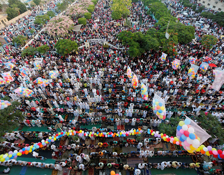 مراسم عید سعید فطر در پنج قاره جهان