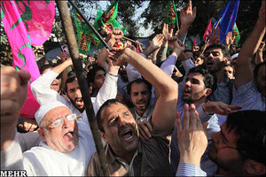 گزارش تصویری/ تجمع اعتراضی «دانشجویان» در برابر دفتر حفاظت منافع آمریکا!