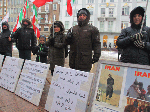 تظاهرات هواداران مجاهدین خلق ایران در دانمارک علیه نقض حقوق بشر 