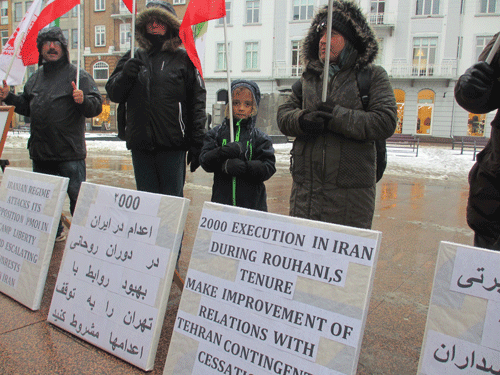 تظاهرات هواداران مجاهدین خلق ایران در دانمارک علیه نقض حقوق بشر 