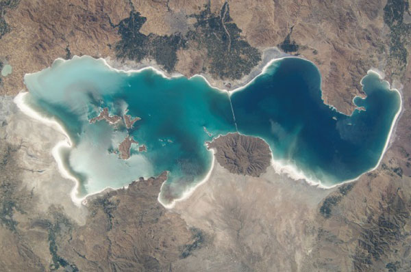 بحران محیط زیستی خشکاندن دریاچه ارومیه