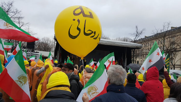 تظاهرات در پاریس علیه روحانی