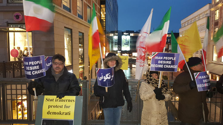 همبستگی با قیام ایران در دانمارک