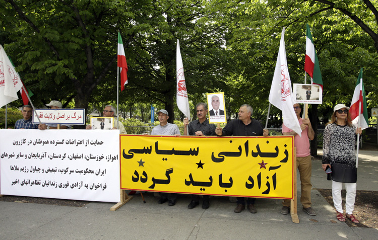 همبستگی ایرانیان آزاده در تورنتو با  اعتصاب و اعتراضات در شهرهای ایران