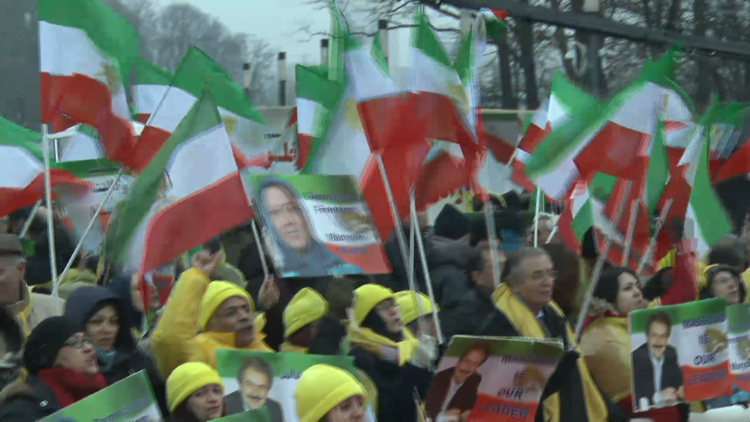 تظاهرات ایرانیان آزاده در ورشو همزمان با اجلاس بین المللی ورشو