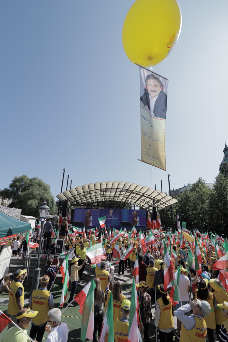 تظاهرات بزرگ ایرانیان در استکهلم در همبستگی با مقاومت ایران و قیام مردم