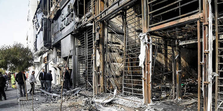  به آتش کشیده شدن ۱۰۰۰ بانک در جریان قیام