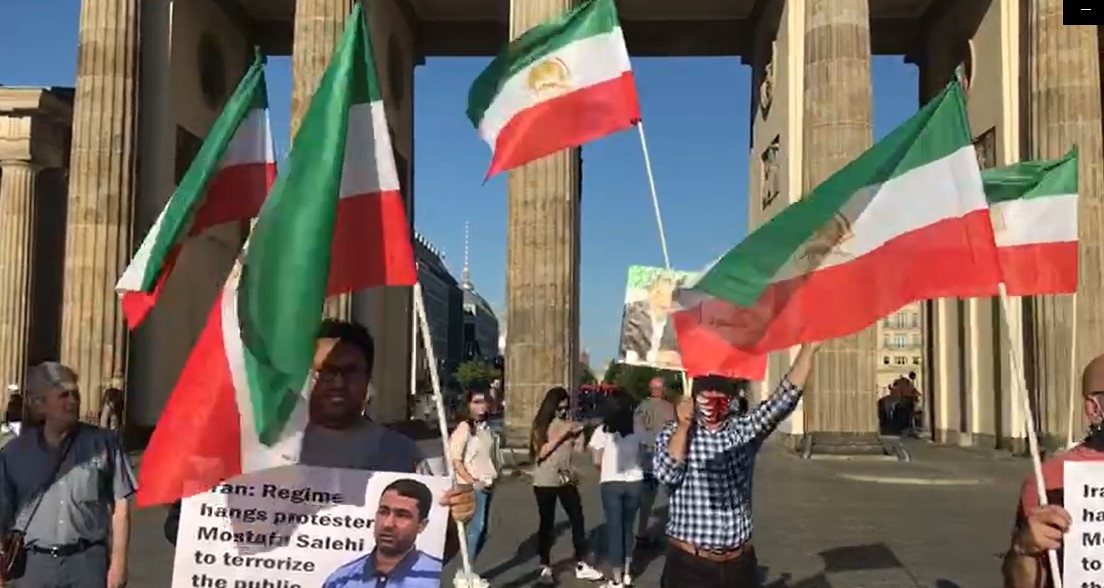 تظاهرات در برلین - محکومیت اعدام جنایتکارانه زندانی قیام مصطفی صالحی 