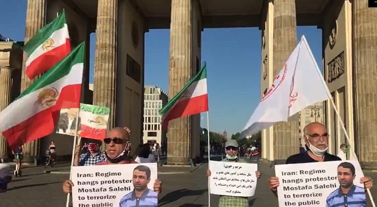 تظاهرات در برلین - محکومیت اعدام جنایتکارانه زندانی قیام مصطفی صالحی 