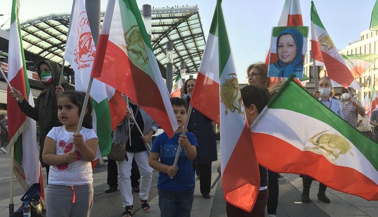 تظاهرات ایرانیان - محکومیت اعدام جنایتکارانه نوید شورشگر - فراخوان به تحریم تسلیحاتی رژیم آخوندی