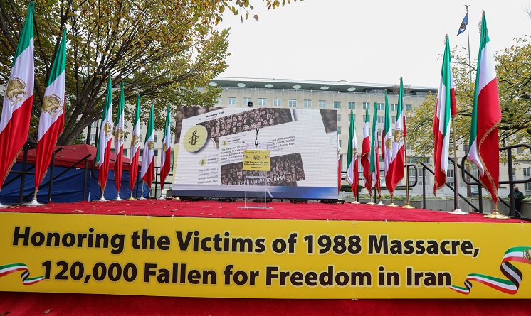نقض حقوق بشر در ایران سخنرانی و نمایشگاه در مقابل وزارتخارجه آمریکا  