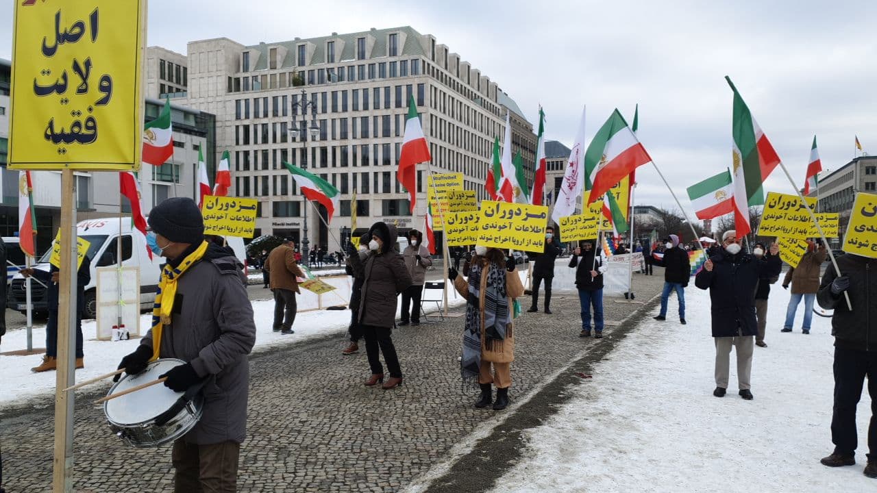 آلمان - تظاهرات ایرانیان آزاده - گرامیداشت سالگرد انقلاب ضدسلطنتی