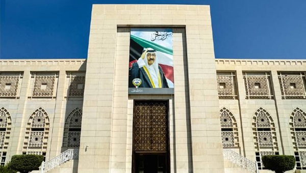  کویت دو دیپلمات ایران را اخراج کرد؛ احضار کاردار ایران پس از حملات موشکی و پهپادی