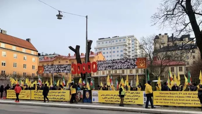 تظاهرات در استکهلم در مقابل دادگاه