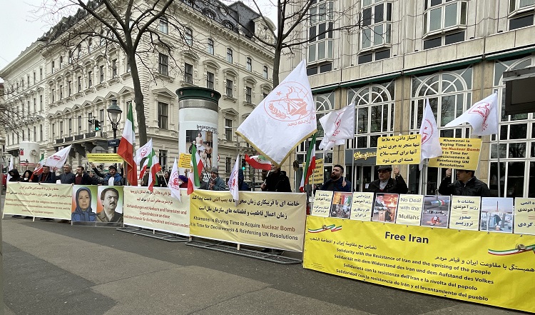 تظاهرات ایرانیان در وین-2